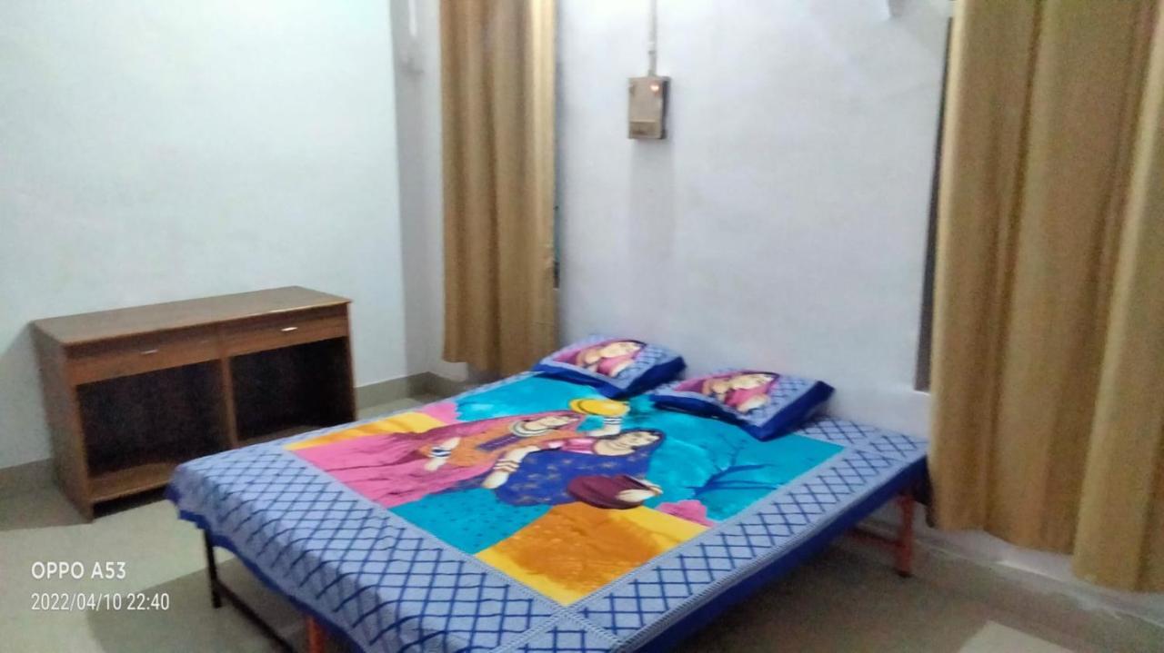 Shri Swami Sheetal Das Aashram Dharmshala バラナシ エクステリア 写真
