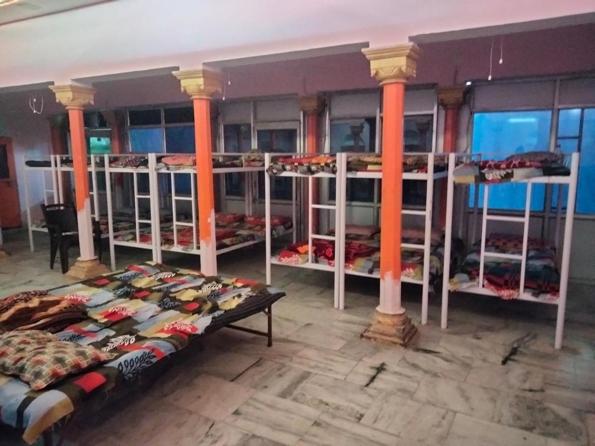 Shri Swami Sheetal Das Aashram Dharmshala バラナシ エクステリア 写真